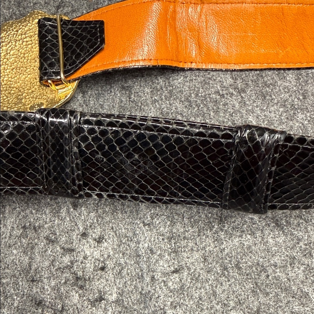 Alexis Kirk Snakeskin Elegant Black and Gold Textured Belt VINTAGE - Picture 8 of 10